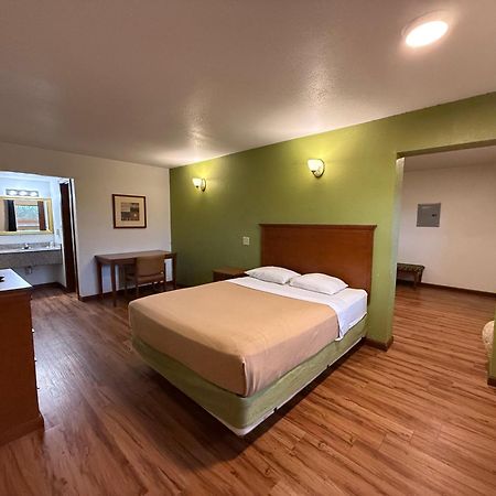 Mattoon Relax Inn & Suites מראה חיצוני תמונה